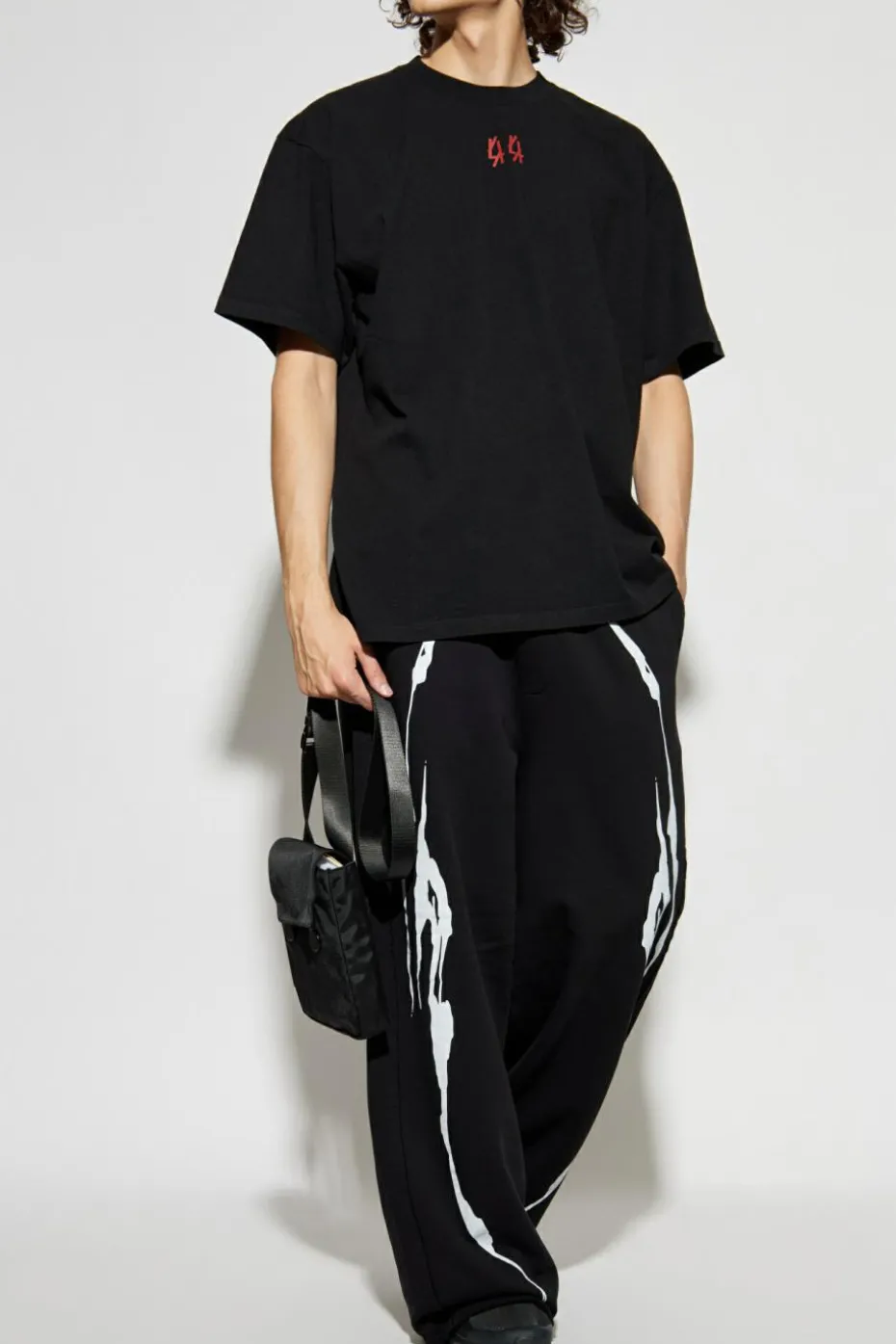 44 Label Group BLACK T-shirt with logo