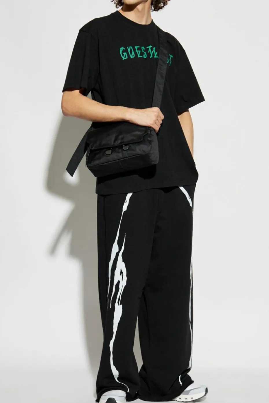 44 Label Group BLACK T-shirt with logo