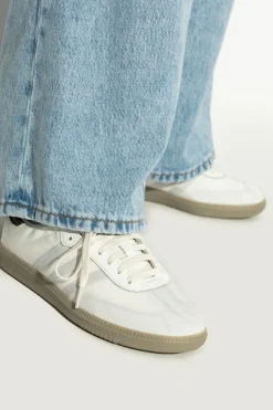ADIDAS Originals WHITE Sports shoes 'SAMBA DECON'