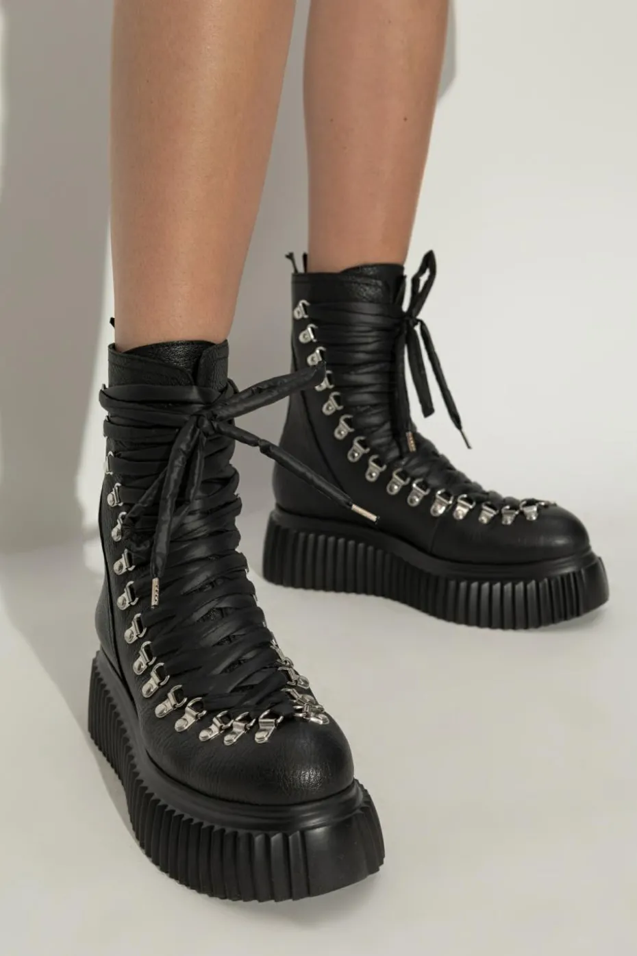 AGL BLACK Shoes Dromo on platform