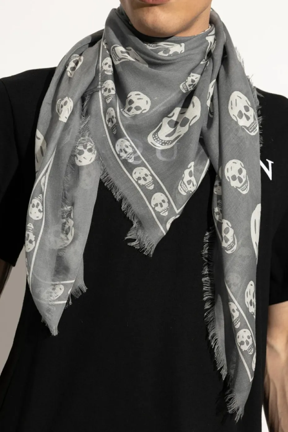 Alexander McQueen GREY Skull motif scarf