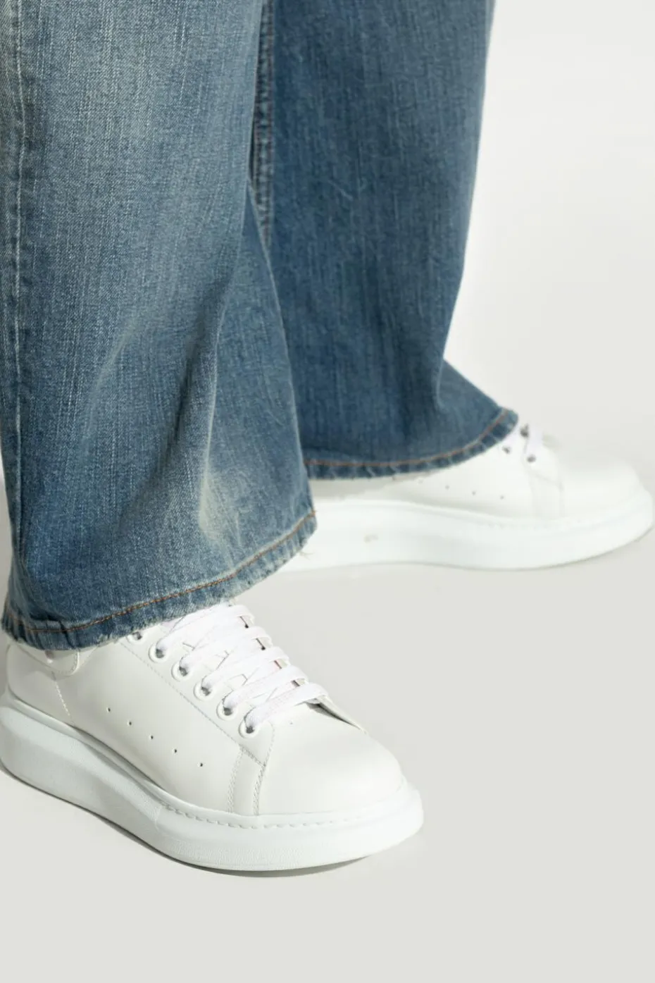 Alexander McQueen WHITE Leather sneakers