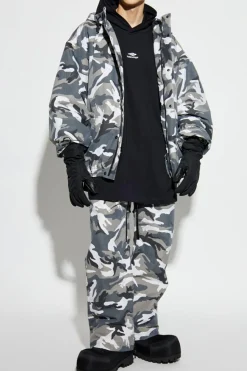 Balenciaga BLACK T-shirt from the Skiwear collection