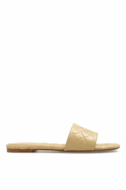 Bottega Veneta beige āAmyā leather slides