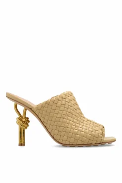 Bottega Veneta beige āKnotā mules