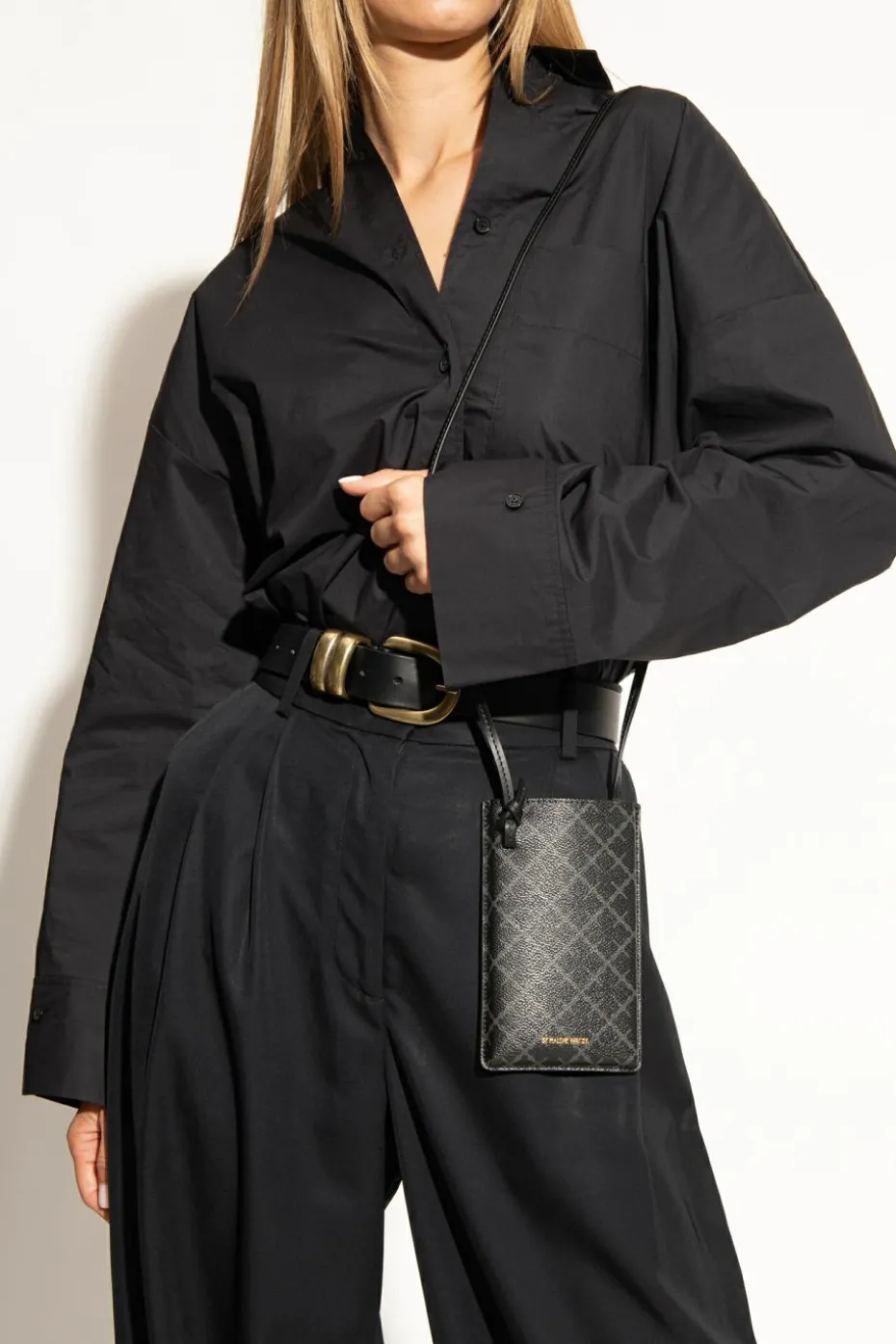 By Malene Birger BLACK ‘Ivy’ phone pouch
