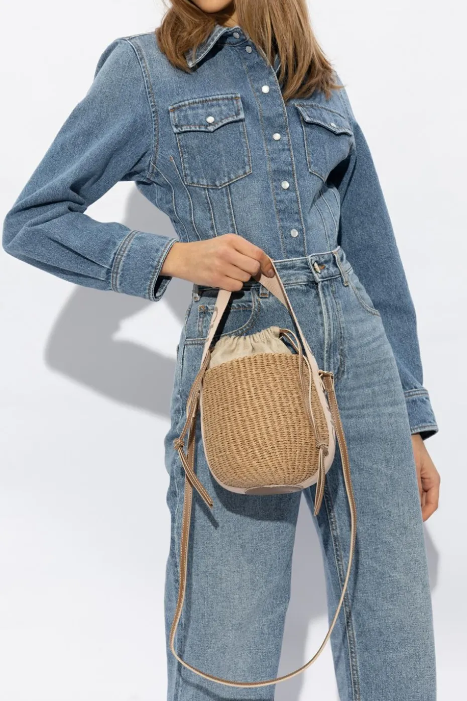 Chloé beige ‘Woody Mini’ bucket shoulder bag