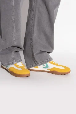 Converse YELLOW Sports shoes "Run Star Trainer OX"