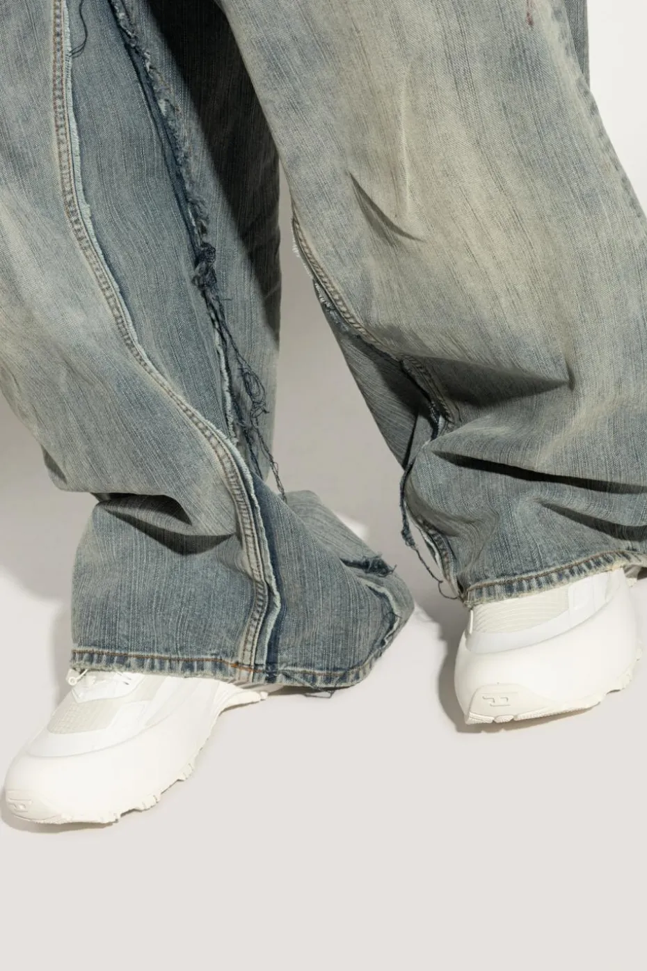 Diesel WHITE Sports shoes D-CAGE RUNNER