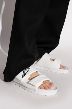 Dsquared2 WHITE Slides with logo