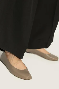 Emporio Armani BROWN Leather ballerinas