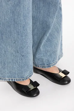 FERRAGAMO BLACK Ballet flats "Vanna"
