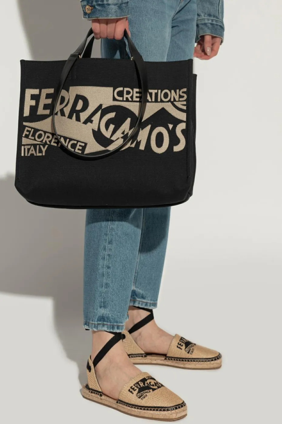 FERRAGAMO BLACK FERRAGAMO 'Sing M' shopper bag