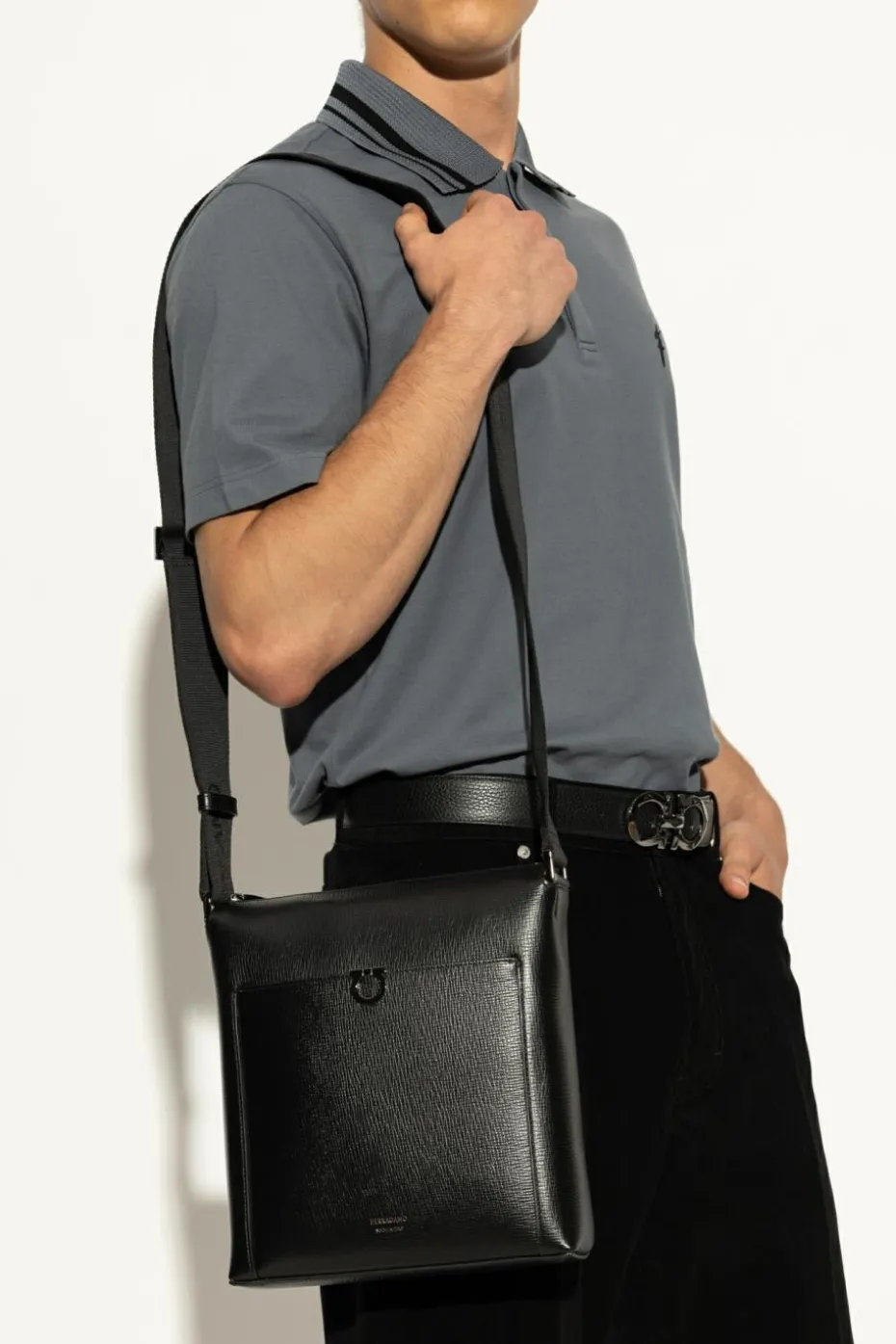 FERRAGAMO BLACK Leather shoulder bag `Trading`