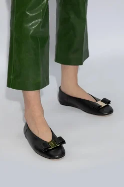 FERRAGAMO BLACK ‘Vanna’ Ballerina Flats