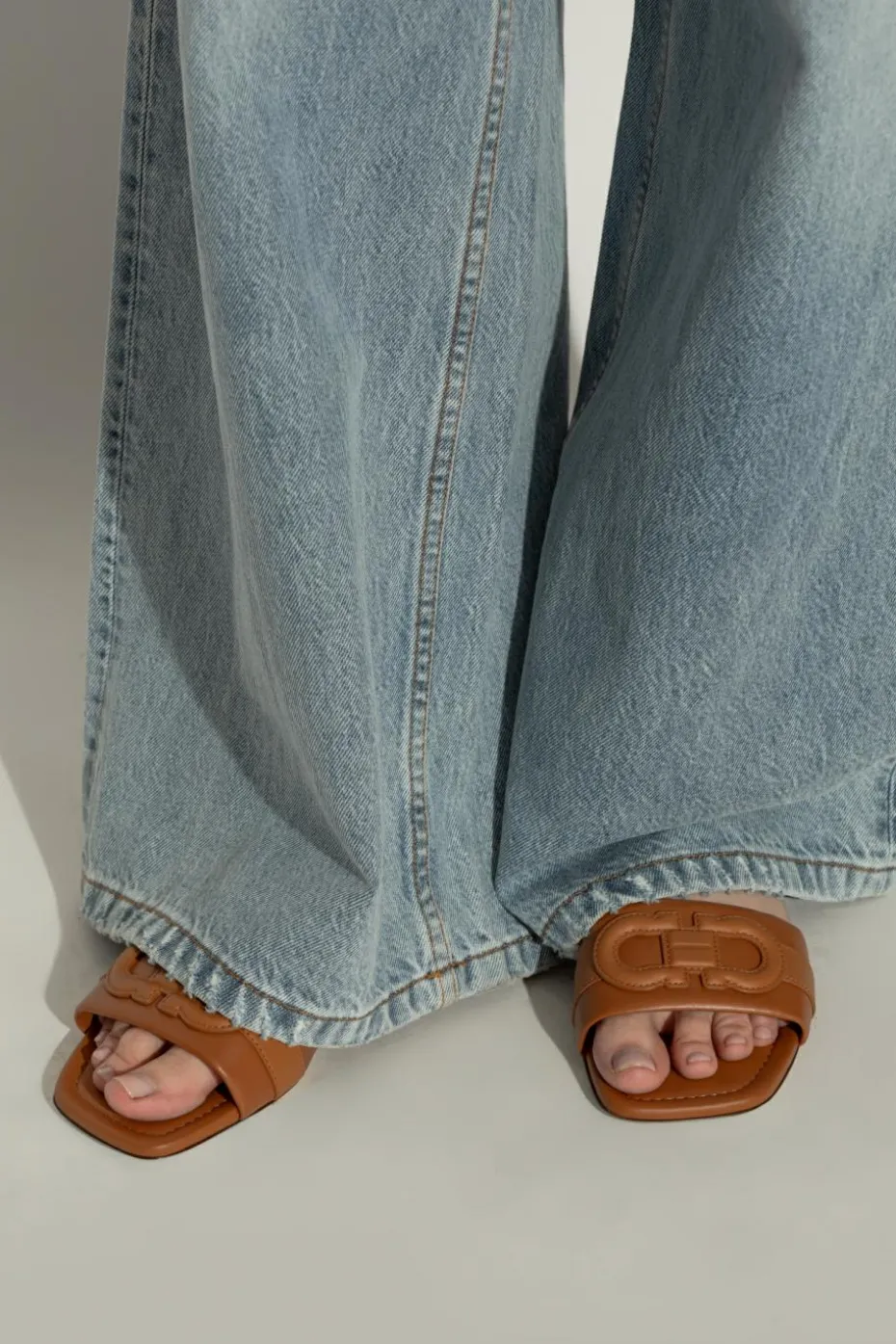 FERRAGAMO BROWN Flip-Flops Liss