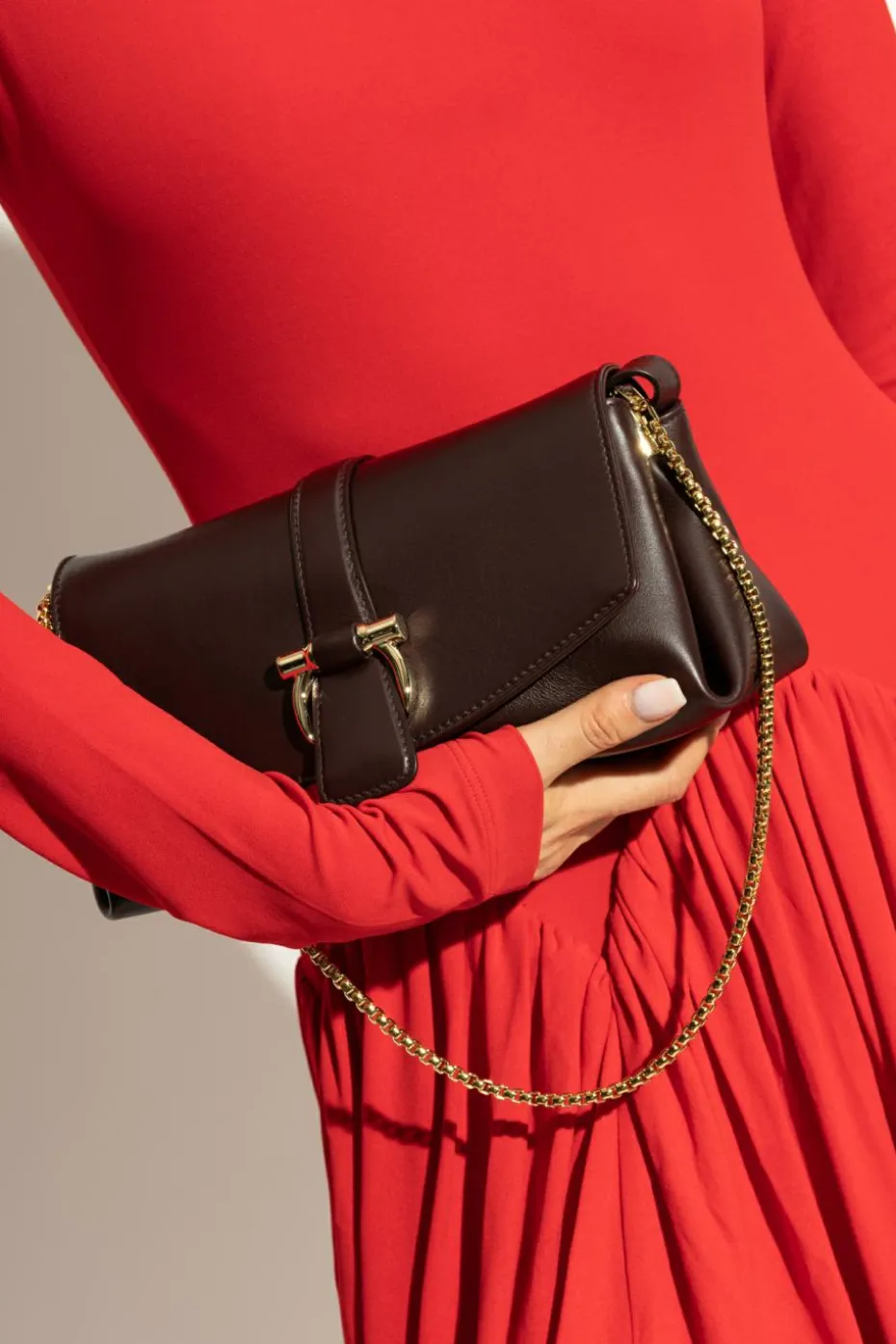 FERRAGAMO BURGUNDY Leather shoulder bag