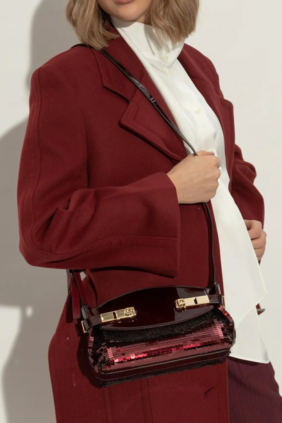FERRAGAMO BURGUNDY Shoulder bag Hug