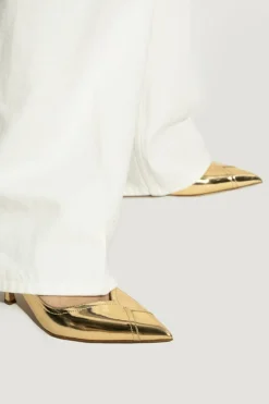 FERRAGAMO GOLD Egna High Heels