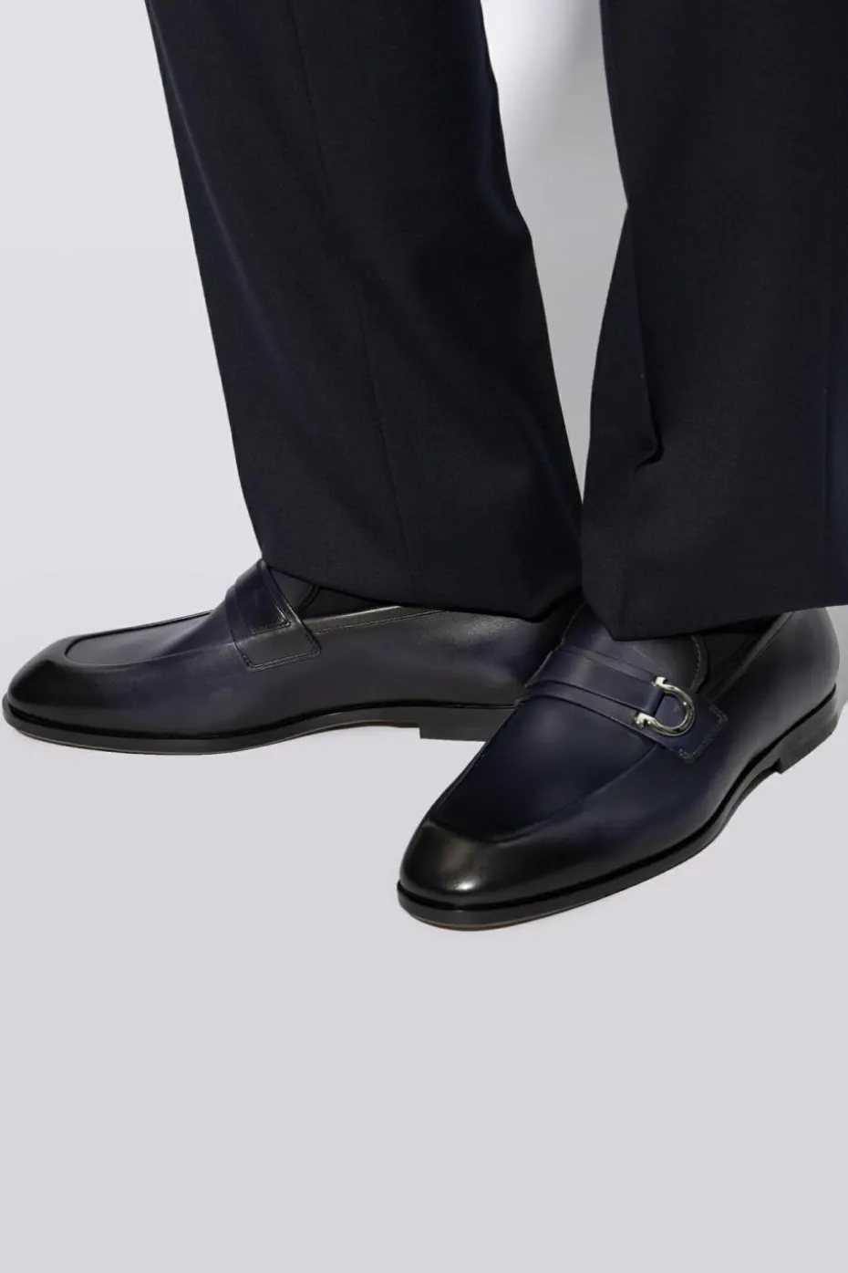 FERRAGAMO NAVY BLUE Leather shoes ‘Florio’