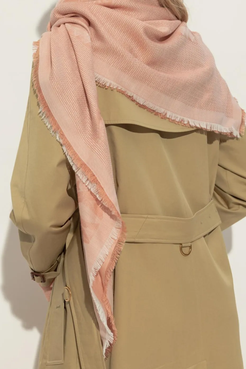 FERRAGAMO PINK Scarf with a decorative pattern