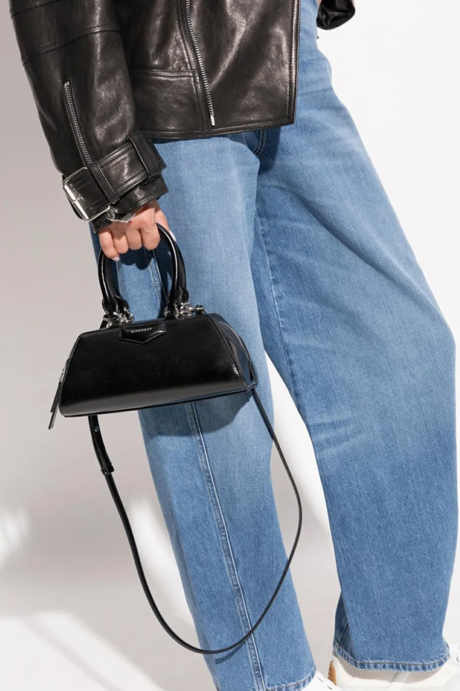 Givenchy BLACK Handbag "Antigona Mini"