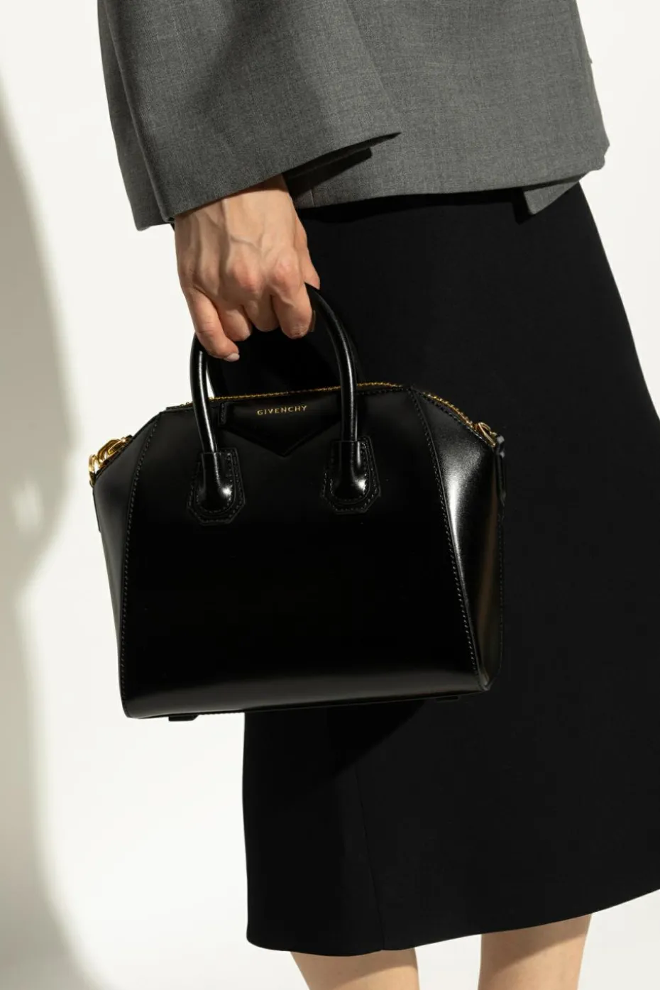 Givenchy BLACK Handbag "Antigona Mini"