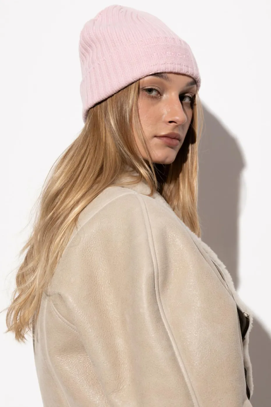 Givenchy PINK Wool beanie with logo