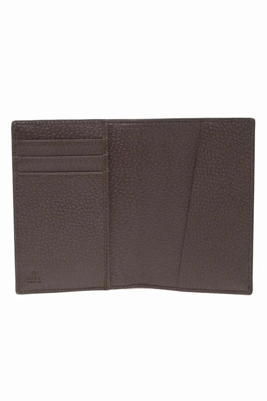 Gucci beige Passport case