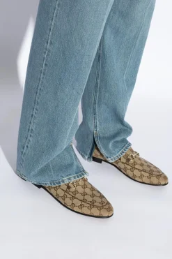 Gucci beige Shoes of type loafers