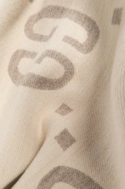 Gucci beige Wool scarf with logo