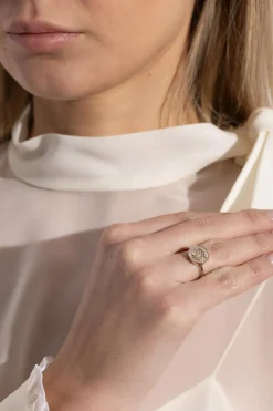 Gucci GOLD Logo ring