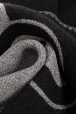Gucci GREY Wool scarf with logo