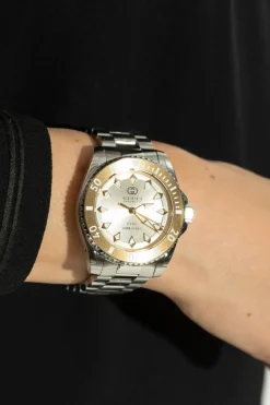 Gucci SILVER Watch with logo