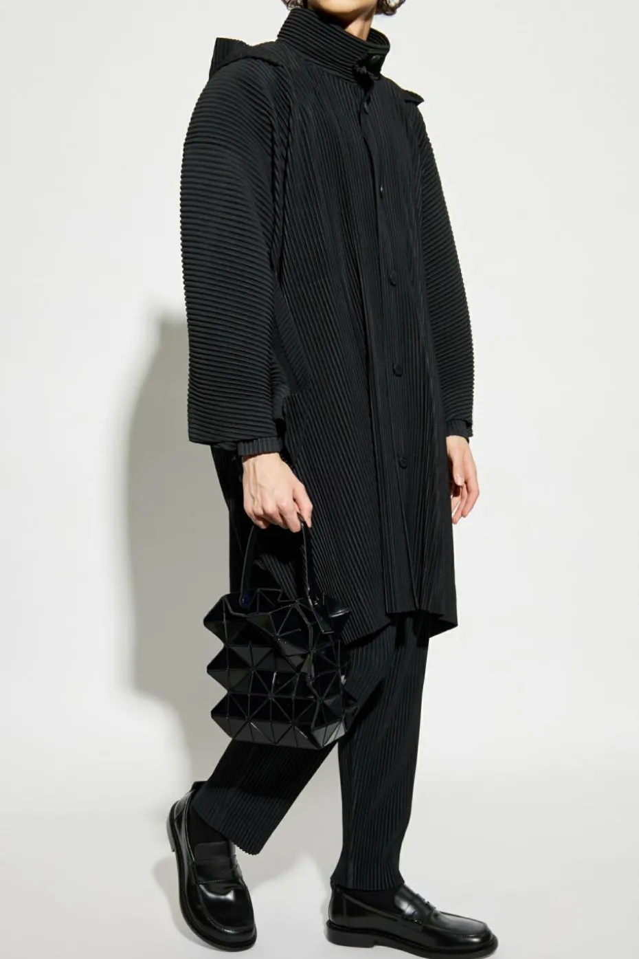 Homme Plissé Issey Miyake BLACK Pleated coat