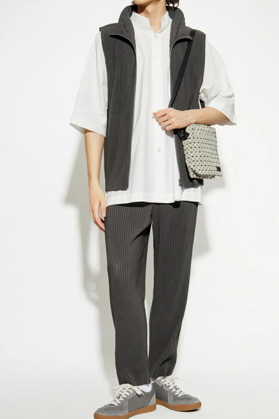 Homme Plissé Issey Miyake GREY Pleated vest