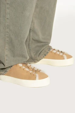 Inuikii beige “Shearling Low” shoes