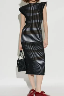 Issey Miyake BLACK Pleated top
