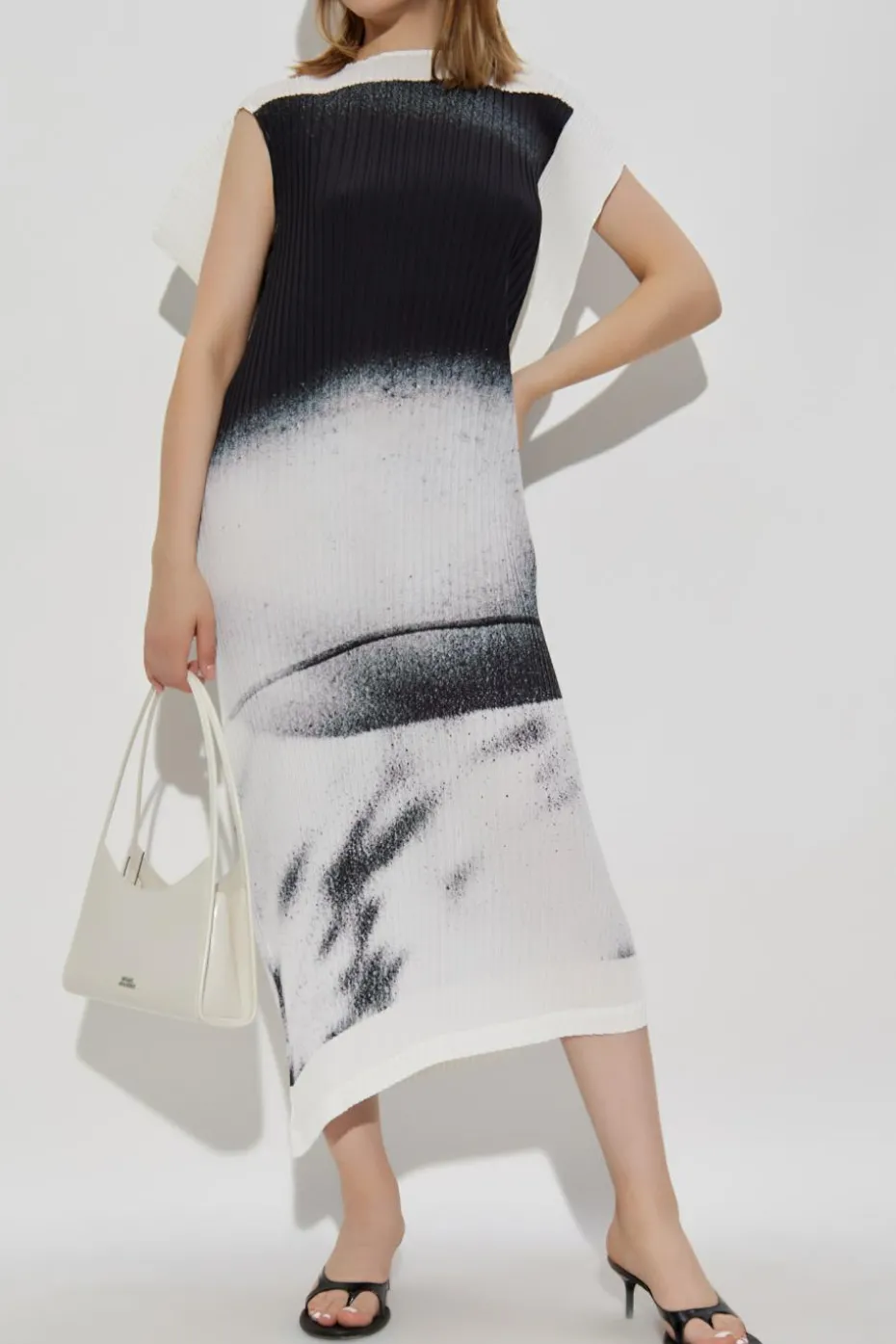 Issey Miyake WHITE Pleated dress