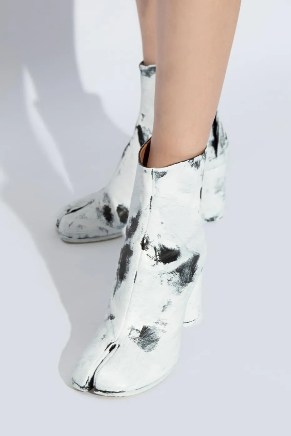 Maison Margiela WHITE Leather `Tabi` Ankle Boots