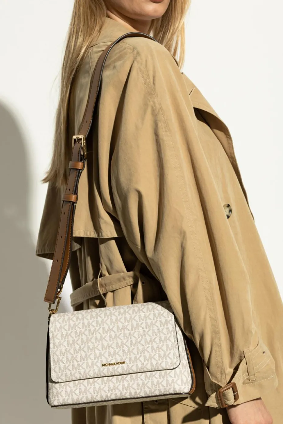 Michael Michael Kors WHITE Shoulder bag `Nessa Small`