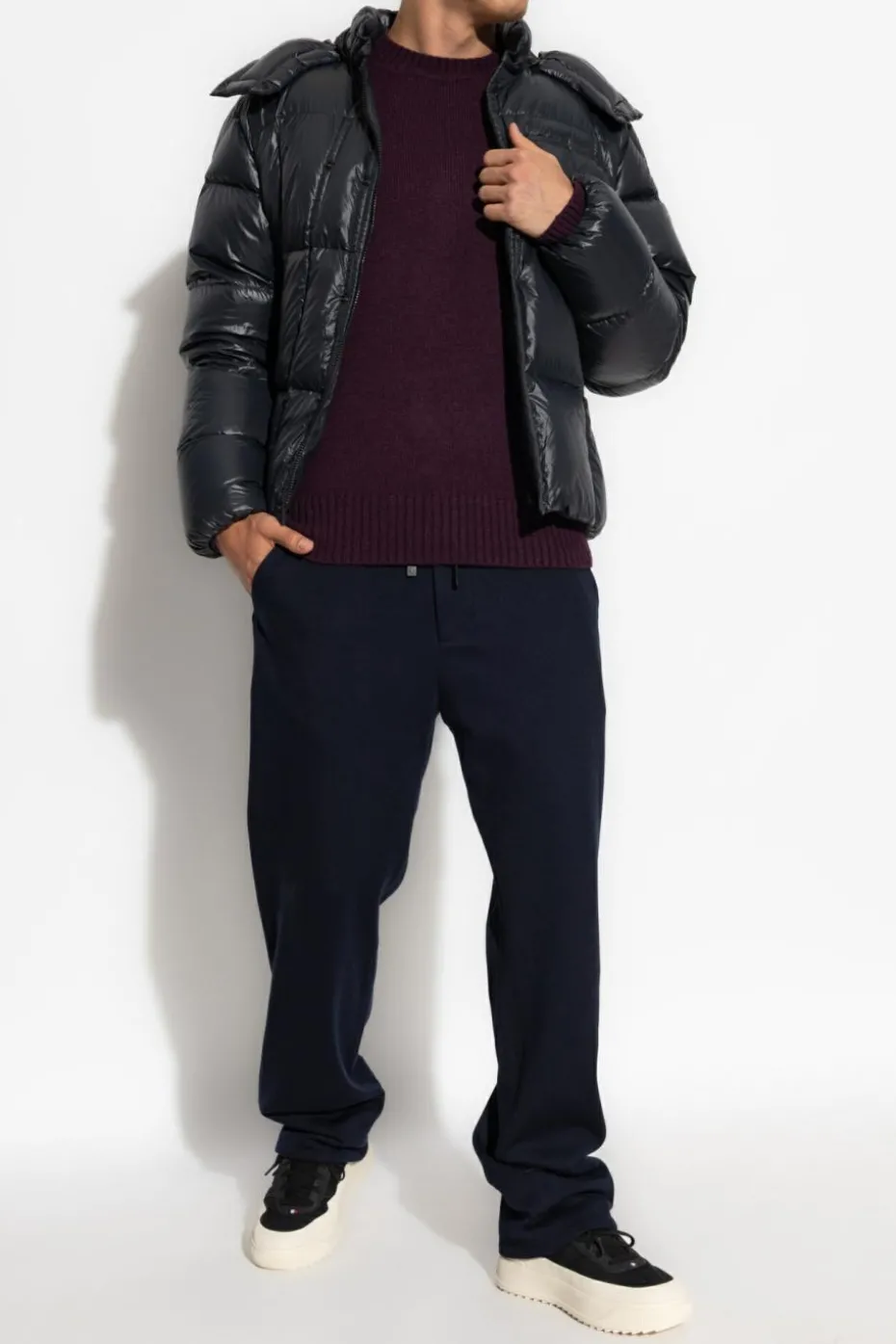 Moncler BURGUNDY Wool sweater with a crew neck