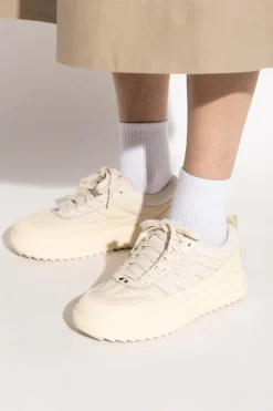 Moncler cream Sports shoes with logo