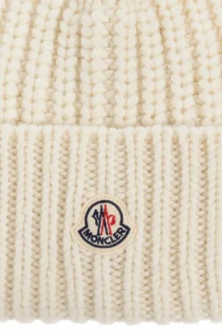 Moncler cream Wool beanie with logo patch