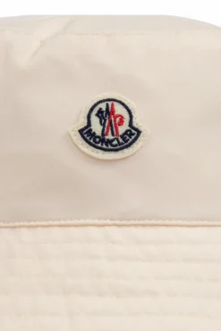 Moncler Enfant cream Hat with logo patch