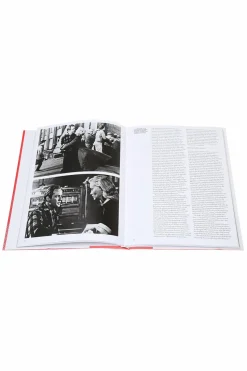 MULTICOLOUR 'Anatomy of an actor' book