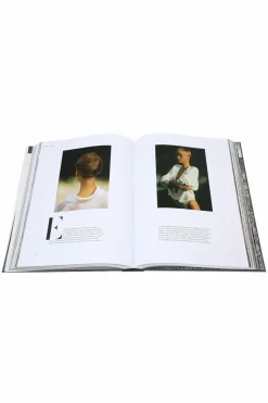 MULTICOLOUR 'Grace: 30 years of fashion at Vogue' book