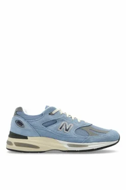 New Balance BLUE Sports shoes `U991BV2`