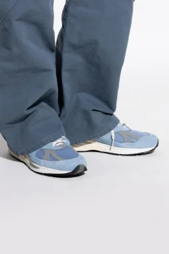New Balance BLUE Sports shoes `U991BV2`