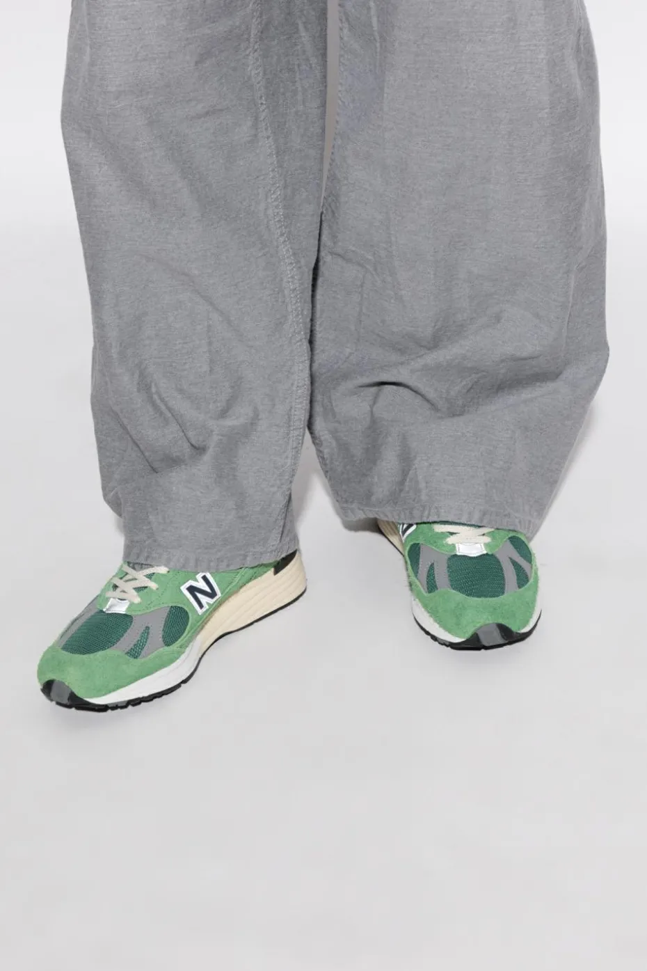 New Balance GREEN Sports shoes `U991GV2`
